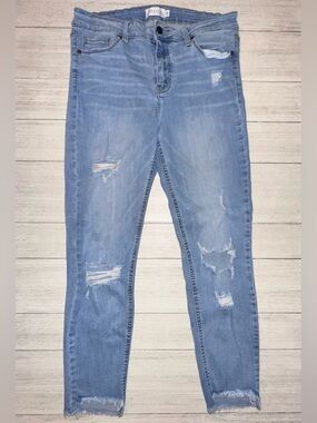 Oasis Light Wash Distressed Women’s Jeans